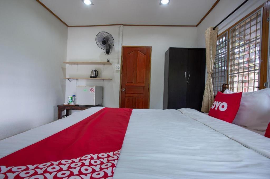 צ'יאנג מאי Oyo 909 Guiding Star Resort מראה חיצוני תמונה