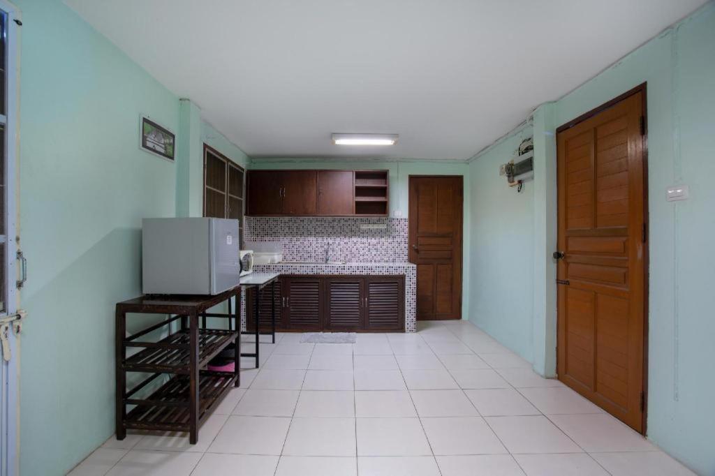 צ'יאנג מאי Oyo 909 Guiding Star Resort מראה חיצוני תמונה