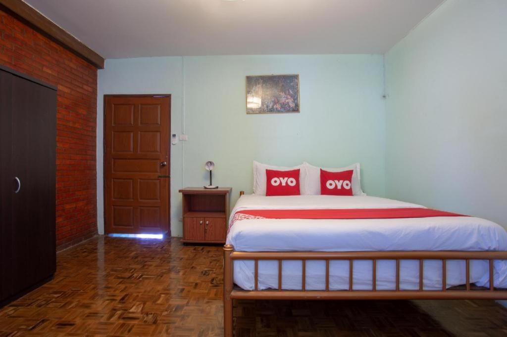צ'יאנג מאי Oyo 909 Guiding Star Resort מראה חיצוני תמונה