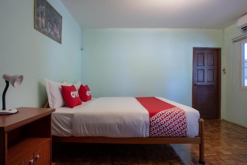 צ'יאנג מאי Oyo 909 Guiding Star Resort מראה חיצוני תמונה