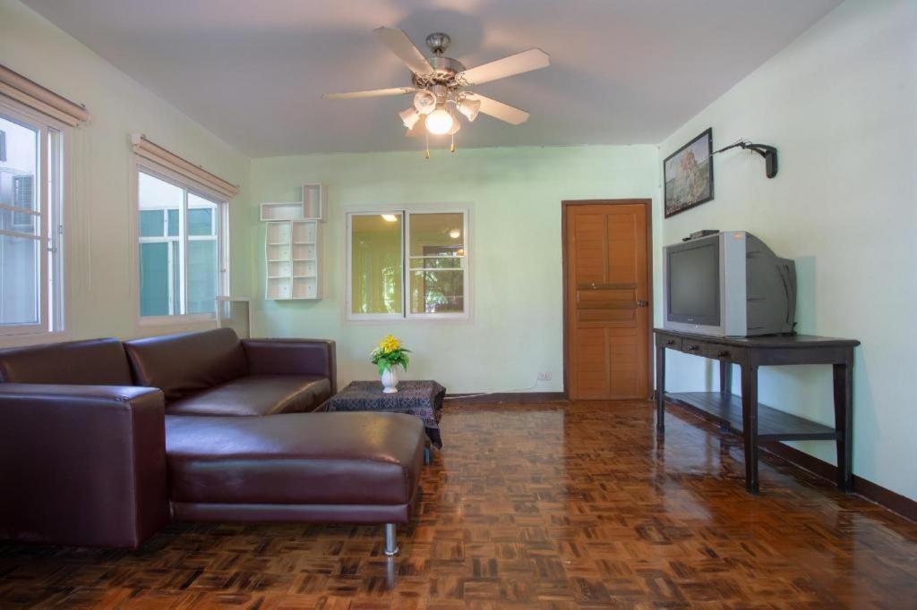 צ'יאנג מאי Oyo 909 Guiding Star Resort מראה חיצוני תמונה