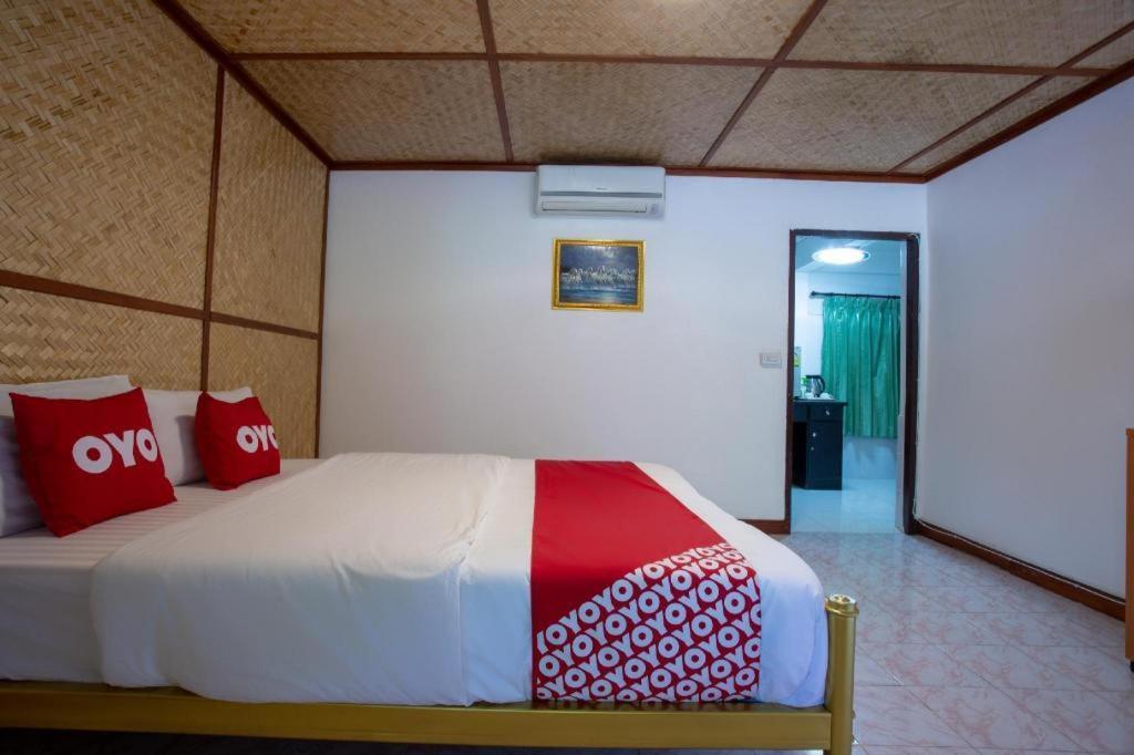 צ'יאנג מאי Oyo 909 Guiding Star Resort מראה חיצוני תמונה
